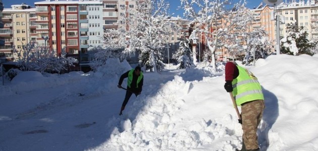  Seydişehir’de kar temizleme çalışmaları sürüyor
