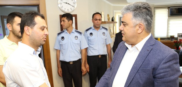   Başkan Özgüven belediye personeliyle bayramlaştı