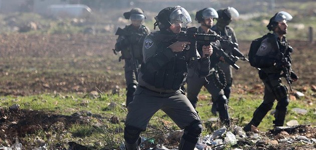  İsrail askerleri Gazze sınırında 40 Filistinliyi yaraladı 