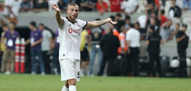  Beşiktaş’tan Gökhan Töre’ye disiplin soruşturması