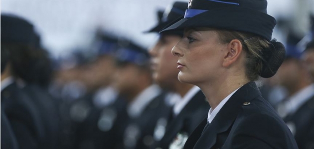  ’Güven masaları’nda çalışmak üzere 2 bin 500 kadın polis alınacak’