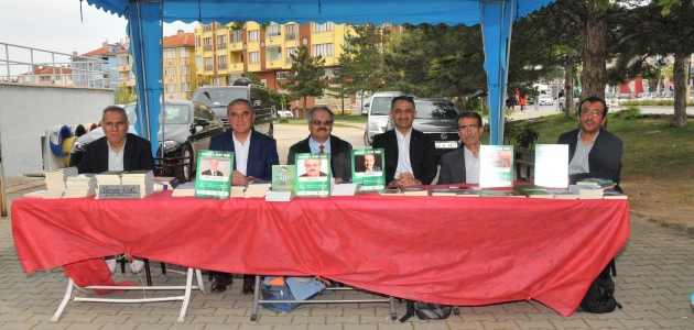 Akşehir Kitap Fuarı 12 yazarın imza günüyle sona erdi