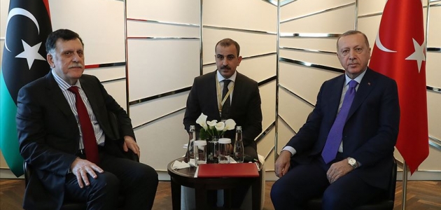  Cumhurbaşkanı Erdoğan Libya UMH Başbakanı Serrac ile görüştü 