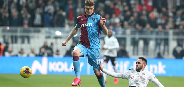   Trabzonspor, Beşiktaş deplasmanında beraberliği uzatmalarda aldı 