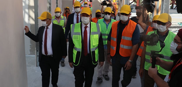  KKTC Başbakanı Tatar, Acil Durum Hastanesi inşaatında incelemelerde bulundu