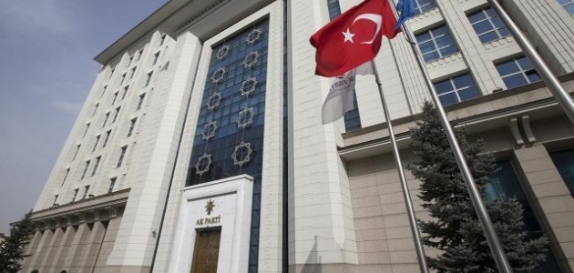   AK Parti ’Siyasi Partiler Kanunu ve Seçim Yasası’ taslağını MHP’ye sundu