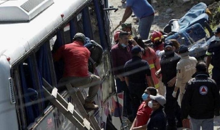 Meksika’da yolcu otobüsü eve çarptı: 19 ölü, 20 yaralı