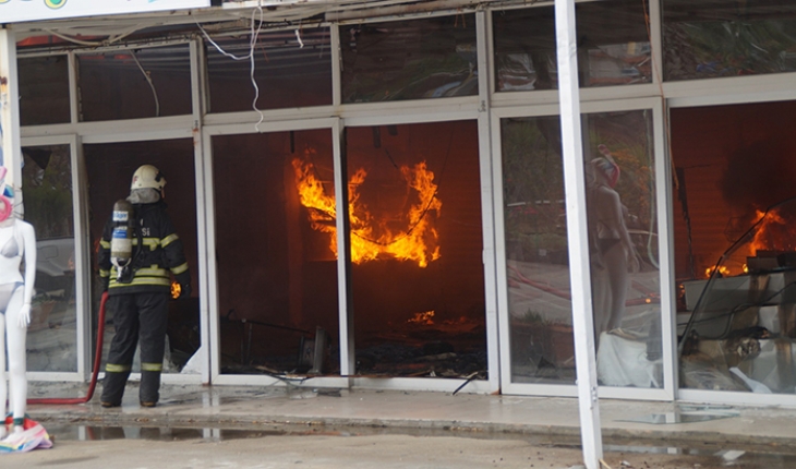 Çarşıda çıkan yangın çok sayıda iş yerinde hasara neden oldu