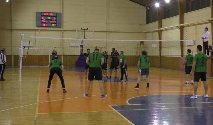 Beyşehir’de öğretmenler arası voleybol turnuvası sona erdi