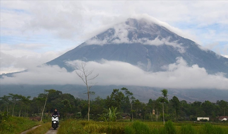 Endonezya’da Semeru Yanardağı’ndaki patlamada ölü sayısı 13’e çıktı