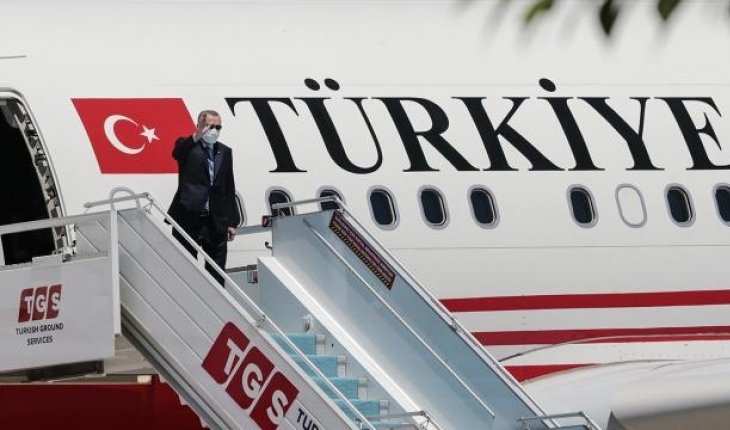 Cumhurbaşkanı Erdoğan, Katar’daki temaslarını tamamlayarak Türkiye’ye geldi