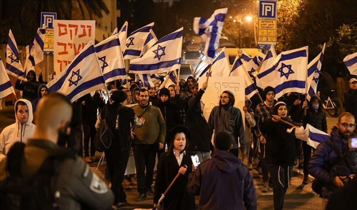 İşgal altındaki Doğu Kudüs’te yasa dışı Yahudi yerleşimcilerden kışkırtıcı yürüyüş