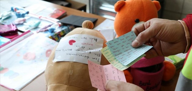  Çocukların depremzede çocuklara yazdığı notlar yürek ısıtıyor