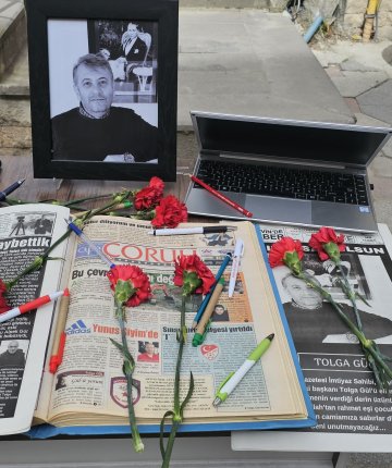 Kazada yaşamını yitiren gazeteci törenle son yolculuğuna uğurlandı