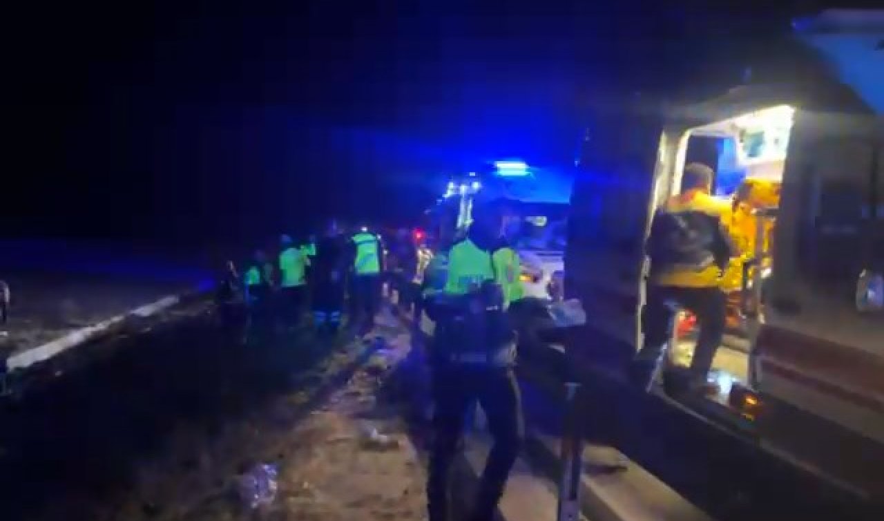 Yolcu otobüsü şarampole devrildi: 2 ölü 36 yaralı