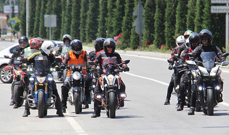  Motosiklet sevdalılarından jandarma teşkilatı için saygı sürüşü