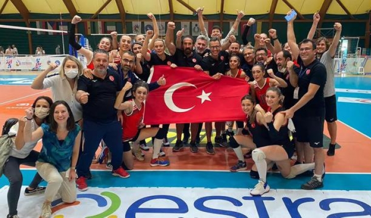 İşitme Engelliler Kadın Voleybol Milli Takımı’ndan altın madalya