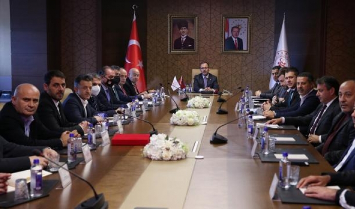 Bakan Kasapoğlu, 2. ve 3. lig Yönetim Kurulu üyeleriyle buluştu