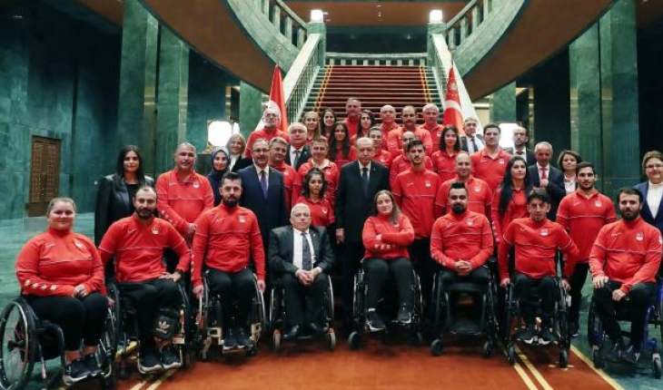Cumhurbaşkanı Erdoğan şampiyonlarla buluştu