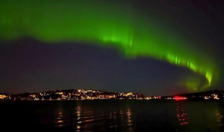 Kuzey Işıkları Stockholm’de gökyüzünü yeşile boyadı