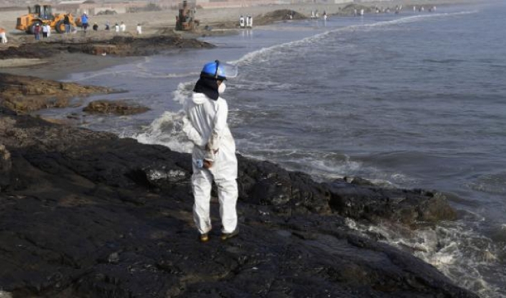 Tsunami dalgaları Peru’da petrol sızıntısına neden oldu