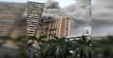 Hindistan'da 20 katlı binada yangın: 7 ölü