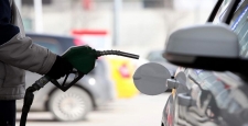ABD'de benzin fiyatı rekor seviyeye ulaştı