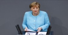 Merkel, Ukrayna'nın 2008'de NATO'ya alınmama kararını savundu