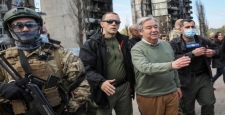 BM Genel Sekreteri, Ukrayna'da yeniden kontrole alınan şehirleri ziyaret etti
