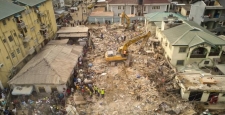 Nijerya'da çöken binada ölenlerin sayısı 10'a çıktı