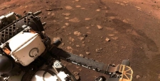 NASA'nın aracı, Mars'ta yaşam bulmak için kilit görevine başladı