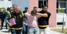 Adana'daki hırsızlar çalıntı araçla akaryakıt istasyonunu soydu