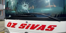 Taraftar otobüslerine taşlı saldırı: 8 yaralı