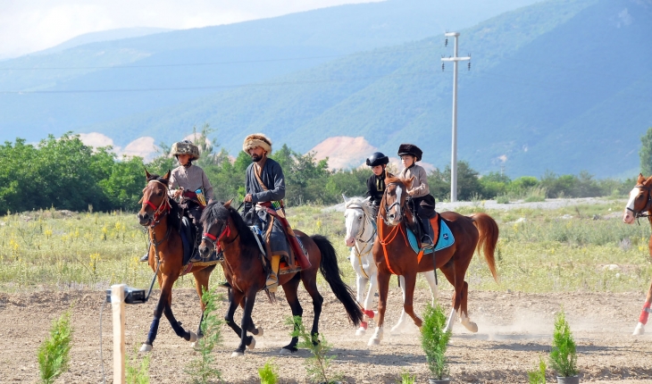 Atlı okçuluk doğu grubu çeyrek final müsabakaları Akşehir’de başladı