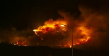 Tunus'taki orman yangınını söndürme çalışmaları sürüyor