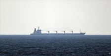Tahıl gemisi Razoni İstanbul Boğazı Karadeniz girişine demir attı 
