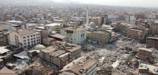 Deprem bölgesinde gazeteci dayanışması 