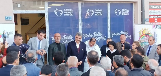 Konya Hüyük’te depremzedeler için alışveriş marketi açıldı
