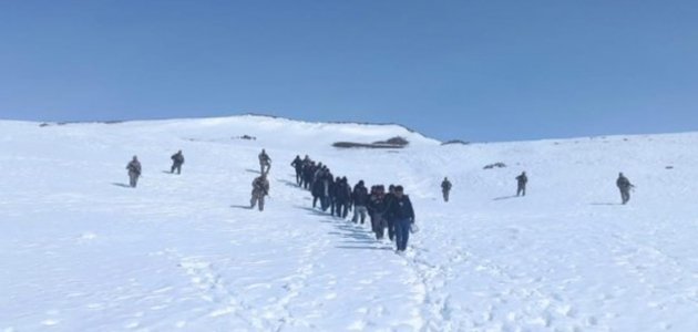 Erzurum’da 20 düzensiz göçmen yakalandı
