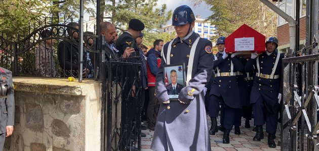 Konyalı Uzman Çavuş kalbine yenildi