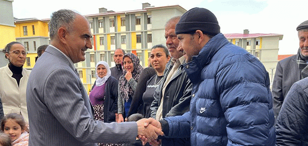 Vali Özkan, Depremzede Vatandaşları Ziyaret Etti