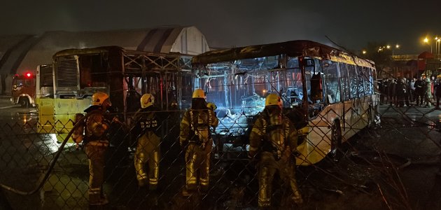 İstanbul’da park halindeki 3 İETT otobüsü yandı