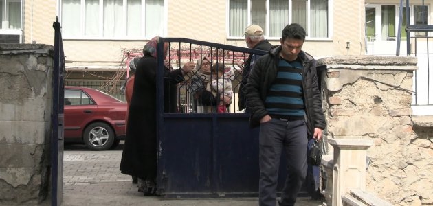 Adres Konya! Şehrin merkezinde çöp ev