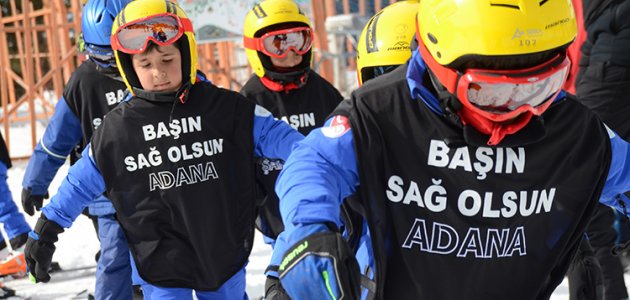 Kars’ta çocuk kayakçılar siyah deprem yelekleriyle antrenmanlara başladı