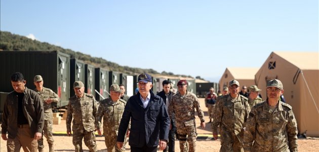 Bakan Akar: NATO Türkiye’ye 4 bin çadır daha gönderecek