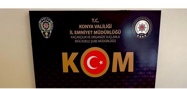 Konya’daki kaçak telefon zulasını polis buldu