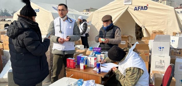 Çocuklardan deprem bölgesindeki sağlıkçılara teşekkür mektubu