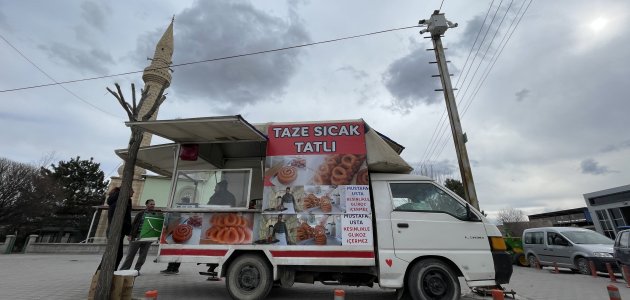 Depremzede tatlıcı işine Konya’da devam ediyor