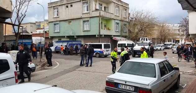 Komşular arası taşlı sopalı park yeri kavgası: 14 yaralı  