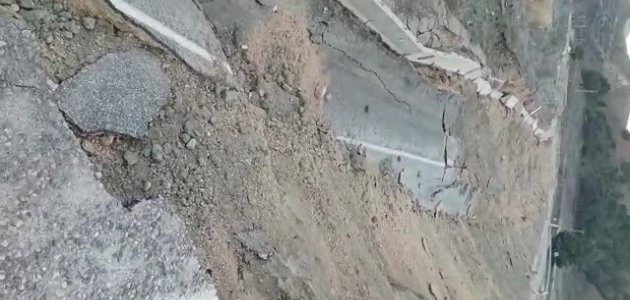 Malatya’da sel nedeniyle yol çöktü
